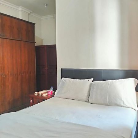 Nakula Familiar Inn Denpasar Kültér fotó