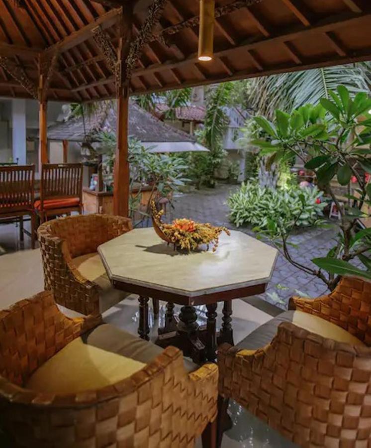 Nakula Familiar Inn Denpasar Kültér fotó