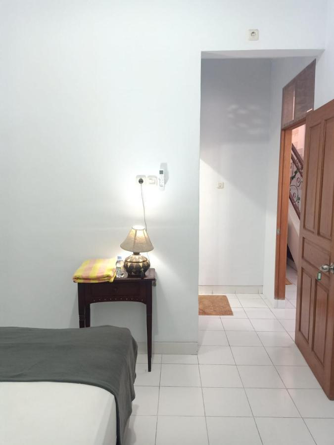Nakula Familiar Inn Denpasar Kültér fotó