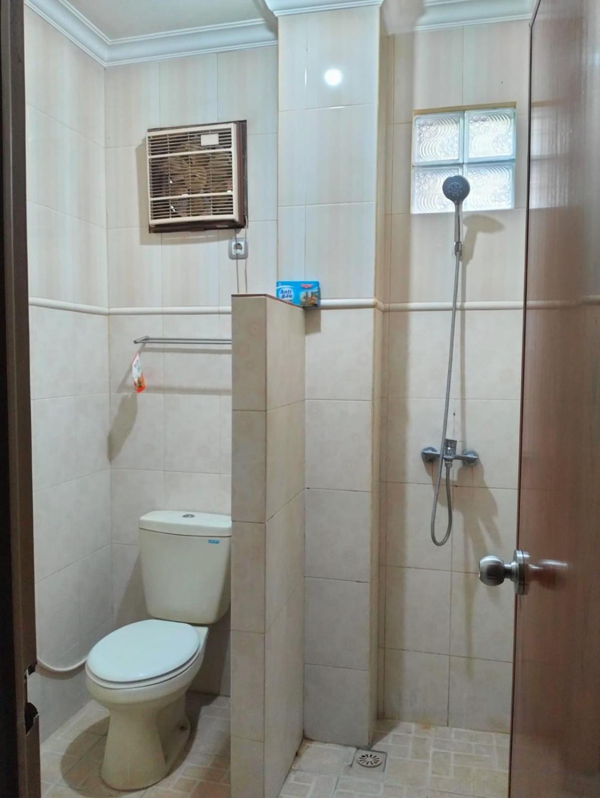 Nakula Familiar Inn Denpasar Kültér fotó